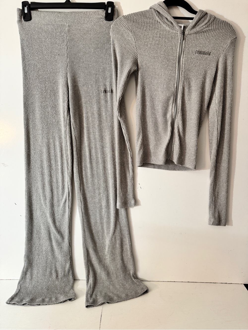 GYMSHARK 2 PIECE SET! LIKE NEW! Ribbed Zip Hoodie & Lounge Pants Set - Gray